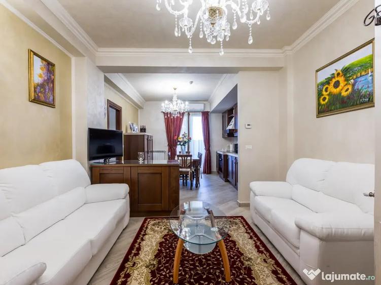 Apartament cu 3 camere decomandat în Central