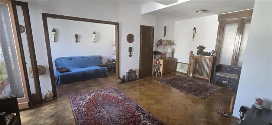 Apartament cu 3 camere decomandat în Universitate
