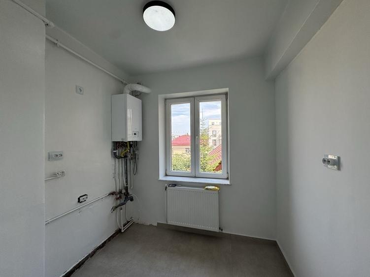 Apartament cu 2 camere semidecomandat în Horea