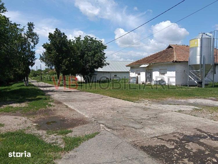Spațiu comercial, de 10,000 mp, în Central