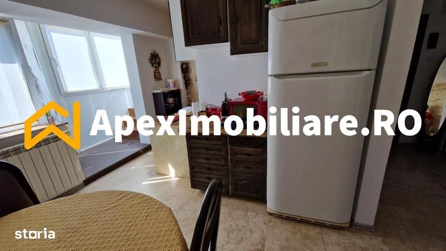 Apartament cu 3 camere decomandat în Decebal