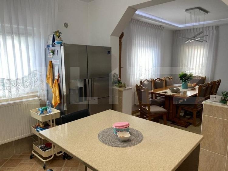 Casă individuală cu 4 camere cu Garaj în Exterior Nord