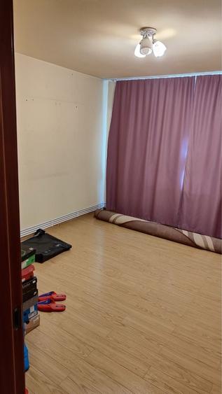 Apartament cu 2 camere decomandat în Petros
