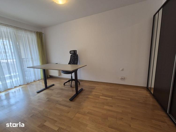 Apartament cu 3 camere în Centrul Civic