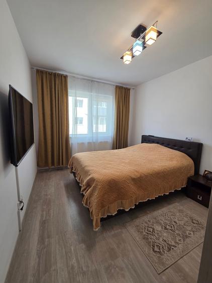 Apartament cu 3 camere decomandat în Haliu