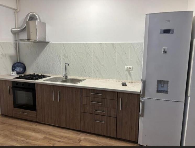 Apartament cu 2 camere decomandat, mobilat în Tomis Plus