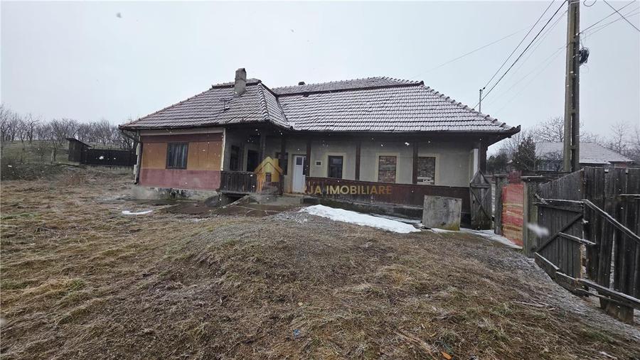 Casă individuală cu 4 camere cu Teren 1839 Mp în Aiton