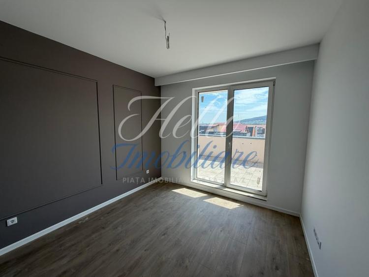Penthouse cu 3 camere semidecomandat în Florești