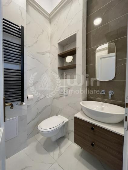 Apartament cu 4 camere semidecomandat, mobilat în Central