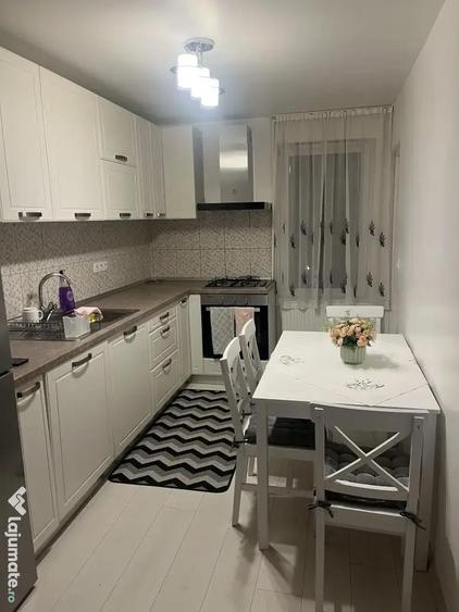Vand apartament 2 camere in zona Tudor - 1