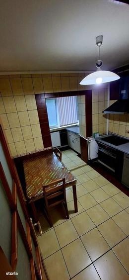 Apartament cu 3 camere decomandat în Popa Șapcă