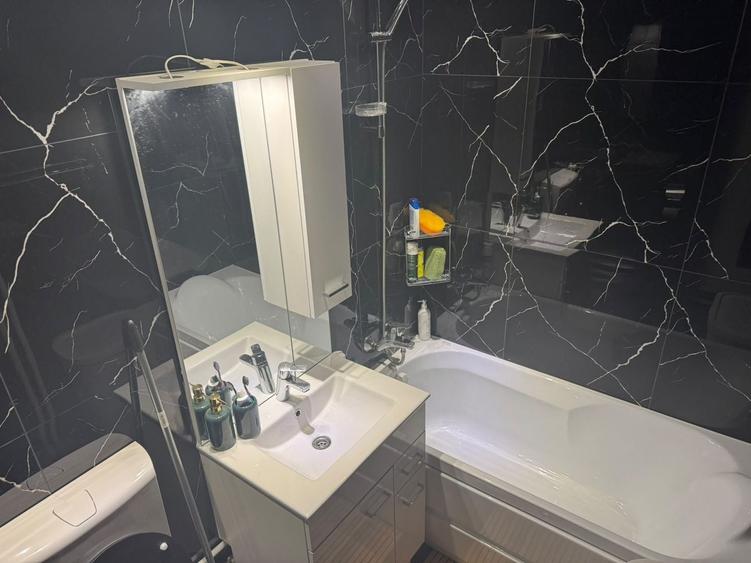 Apartament cu 3 camere decomandat, mobilat în Berceni