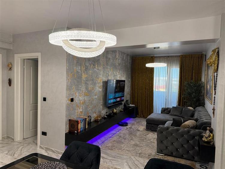 Apartament cu 2 camere decomandat în Aeroport