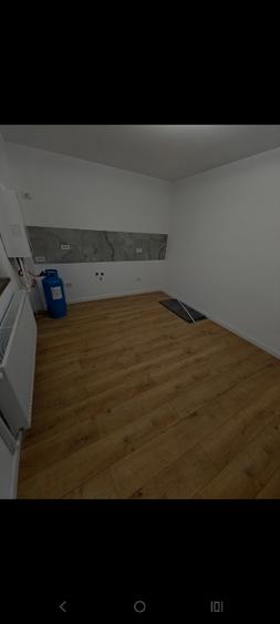 Casă individuală cu 2 camere cu Teren 200 Mp în Est