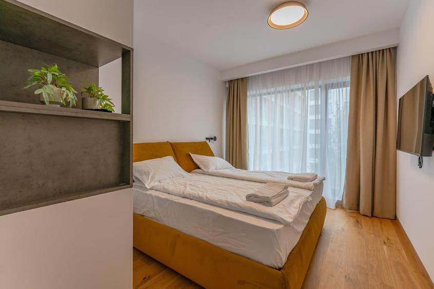 Apartament cu 4 camere decomandat, mobilat în Ultracentral