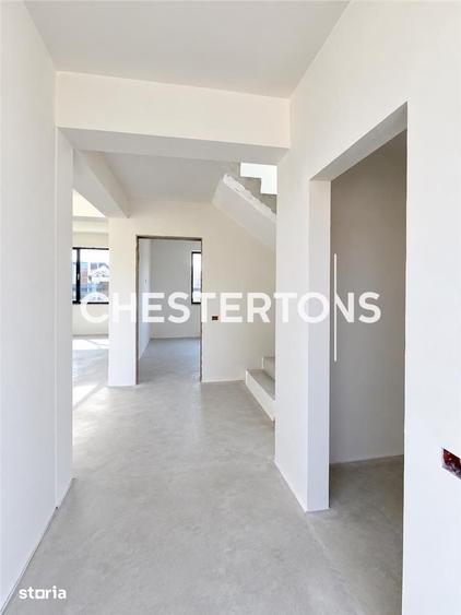 Casă cu 4 camere cu Teren 280 Mp în Crevedia