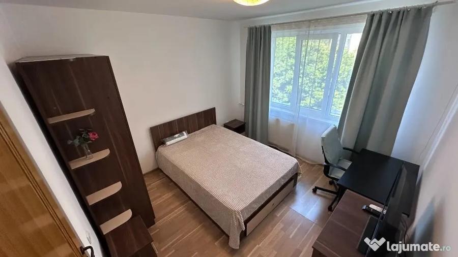 Apartament cu 3 camere decomandat în Dristor