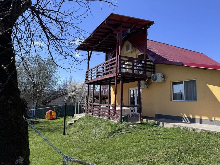 Casă cu 4 camere în Vernești