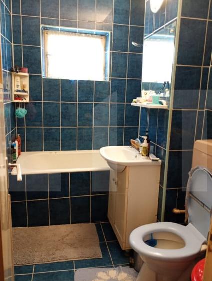 Apartament cu 3 camere semidecomandat în Simeria