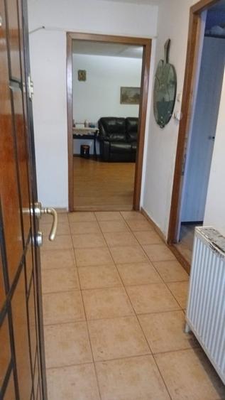 Apartament cu 3 camere decomandat în Bragadiru