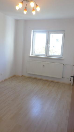 Apartament cu 4 camere decomandat în 13 Septembrie