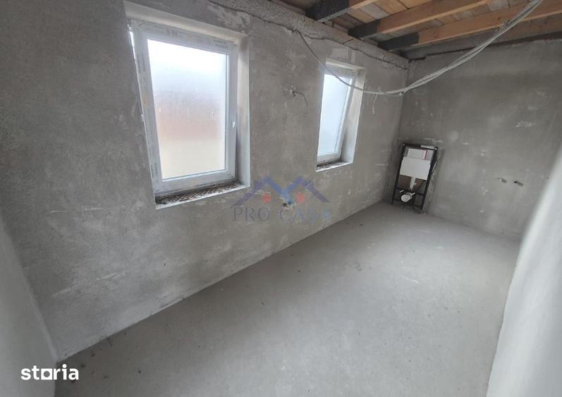 Apartament cu 4 camere în Cetate
