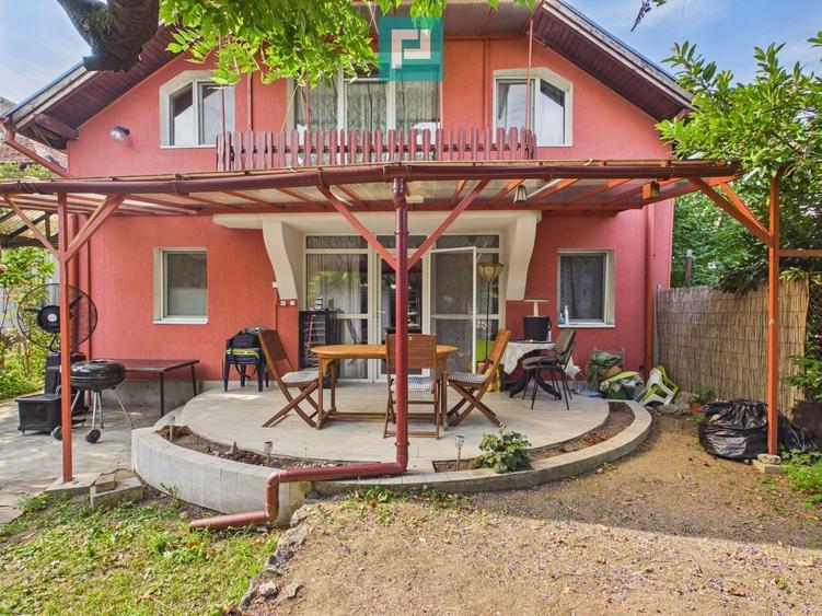 Casă individuală cu 6 camere cu Canalizare în Cantemir