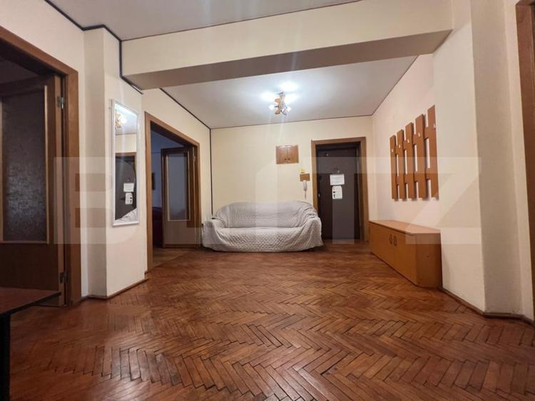 Apartament cu 4 camere decomandat, mobilat în Ultracentral