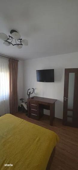 Apartament cu 3 camere decomandat, mobilat în Rahova