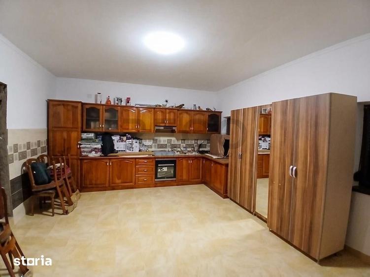 Casă cu 4 camere cu Teren 1439 Mp în Girișu de Criș