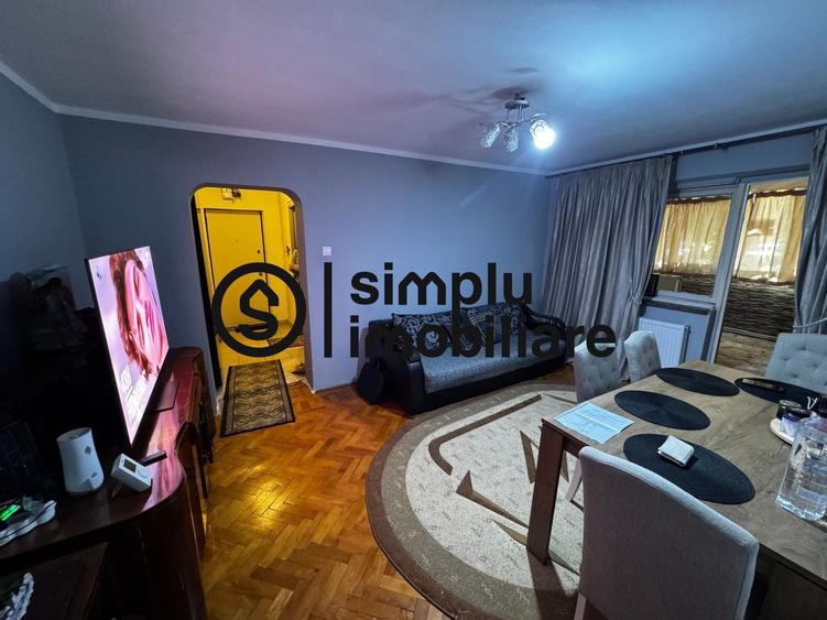 Apartament cu 3 camere semidecomandat în Gării