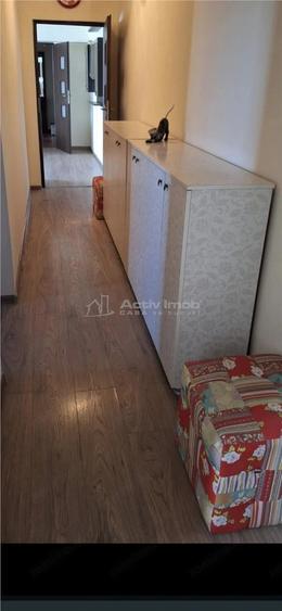 Apartament cu 3 camere decomandat în Calea București