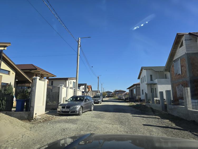 Teren Construcții intravilan de 400 mp, în Lazu