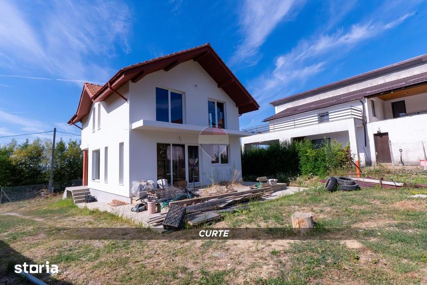 Casă cu 5 camere cu Teren 700 Mp în Central