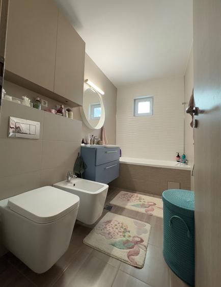 Apartament cu 3 camere decomandat, mobilat în Central