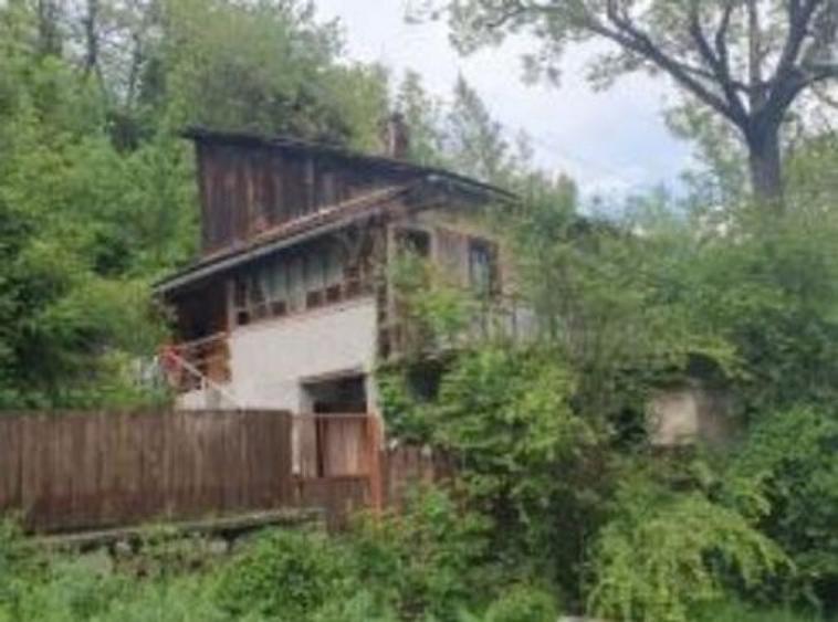 Casă cu 1 camere cu Teren 290 Mp în Petros