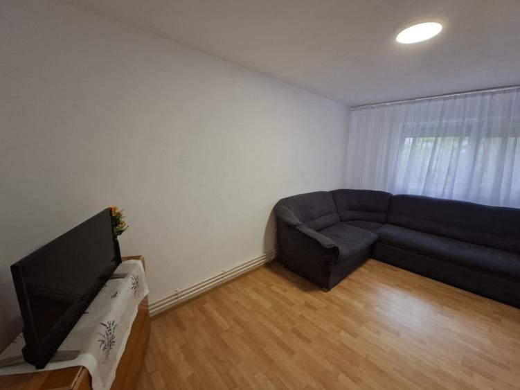 Apartament cu 2 camere decomandat în Exterior Vest