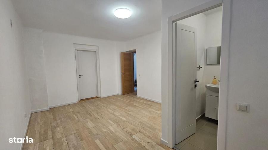 Apartament cu 4 camere în Aviatorilor