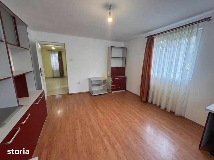 Casă cu 5 camere cu Teren 337 Mp în Central