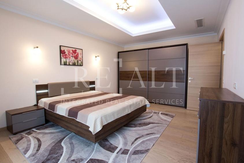 Apartament cu 4 camere decomandat, mobilat în Barbu Văcărescu