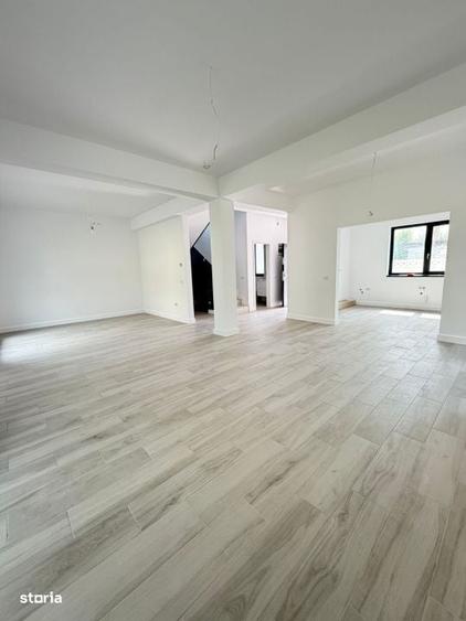 Casă cu 4 camere în Central
