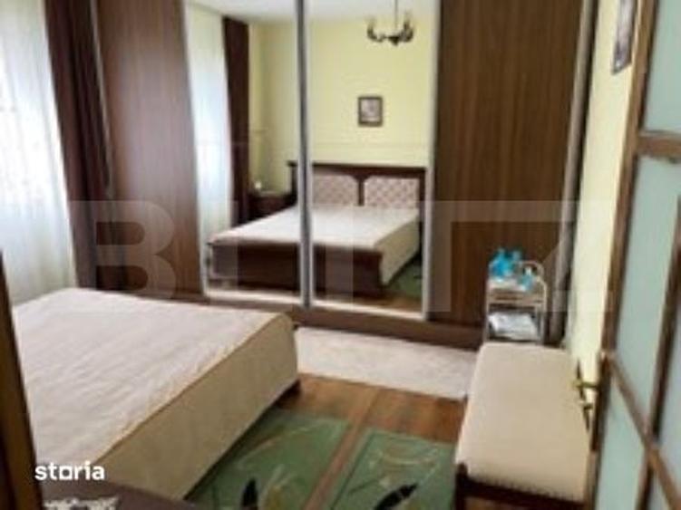 Casă cu 8 camere cu Teren 1445 Mp în Doba
