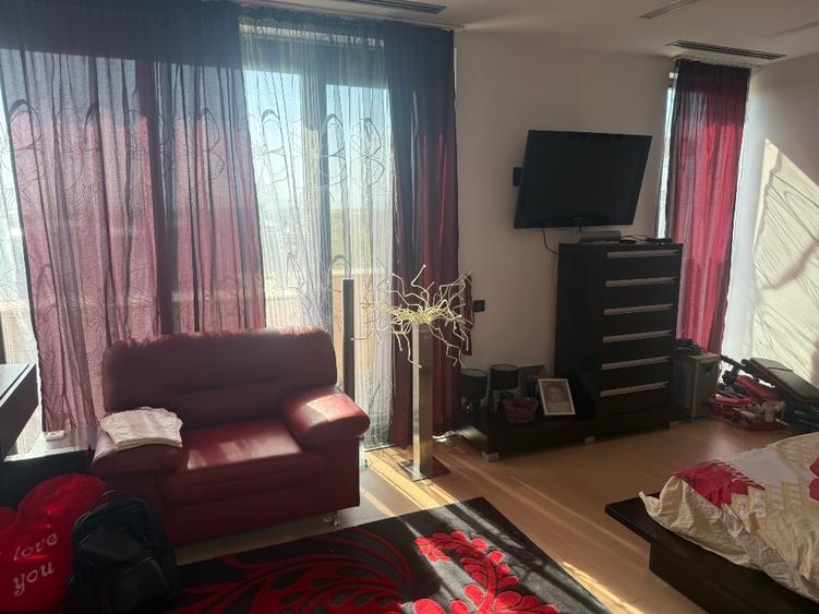 Apartament cu 4 camere decomandat în Central