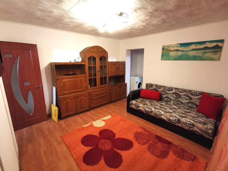 Apartament cu 2 camere semidecomandat în Est