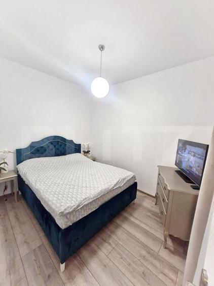 Apartament cu 4 camere semidecomandat, mobilat în Ultracentral