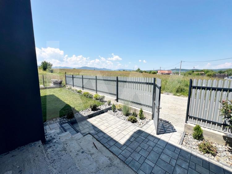 Casă individuală cu 4 camere cu Canalizare în Vest