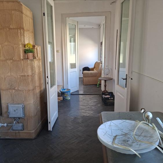 Apartament cu 3 camere semidecomandat în 13 Septembrie