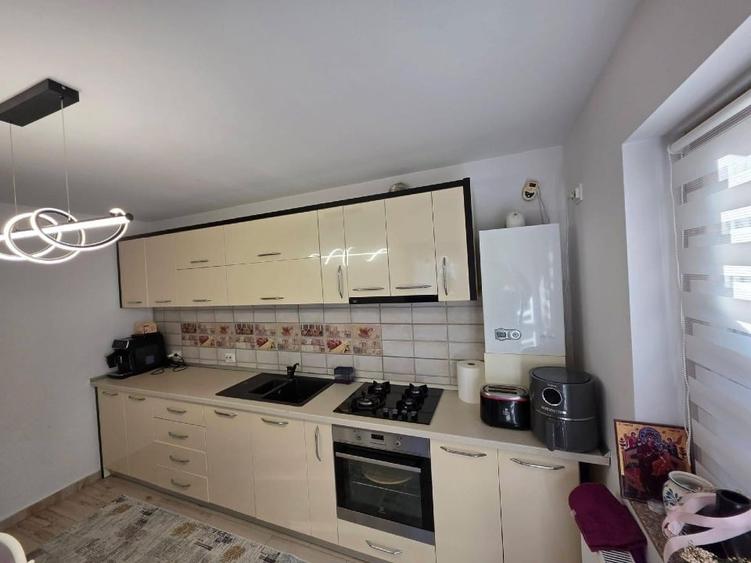 Duplex cu 3 camere cu Canalizare în Big-Bascov