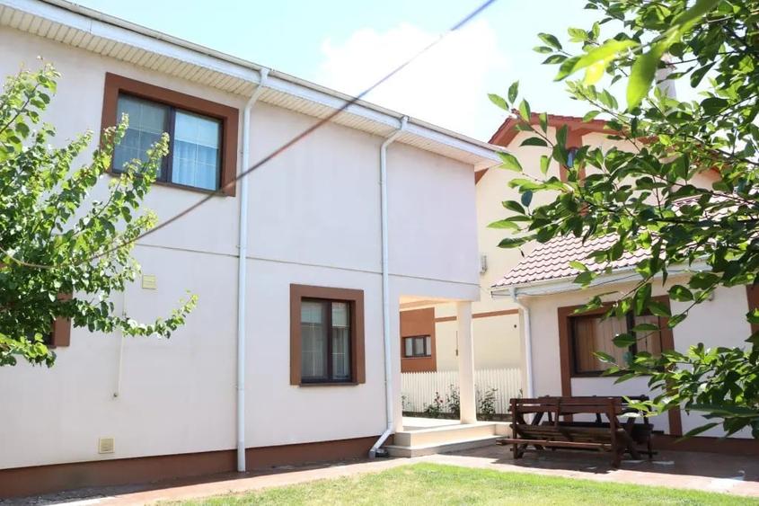Casă cu 5 camere în Obor