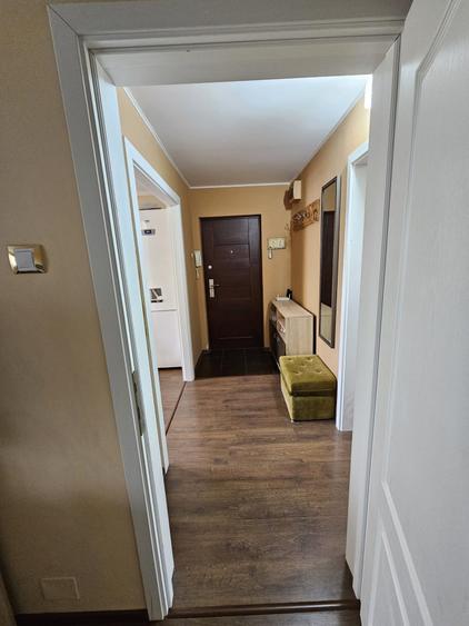 Apartament cu 3 camere decomandat, mobilat în Lipovei